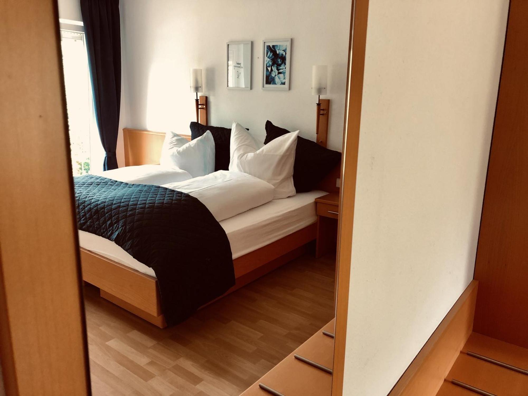 Am Landhaus - Gaestezimmer Walsheim エクステリア 写真